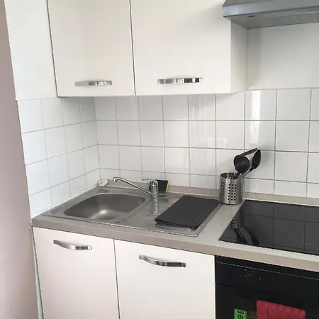 Grand Studio Dans De Luxe Apartment