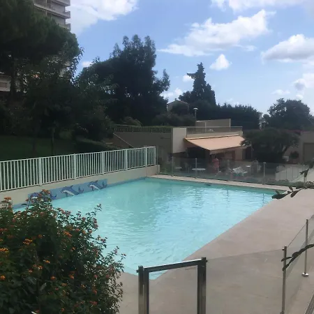 Grand Studio Dans De Luxe Apartment
